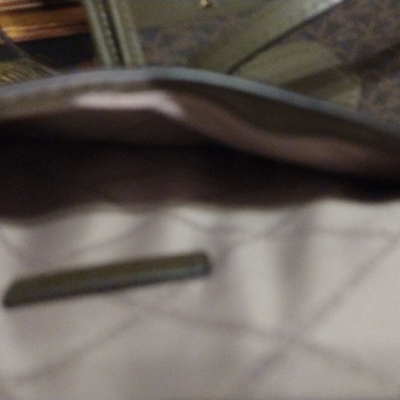 Michael Kors Large Eva Shoulder Tote Bag with wristlet Brown / Olive SOLD, SOLD, - Picture 12 of 16